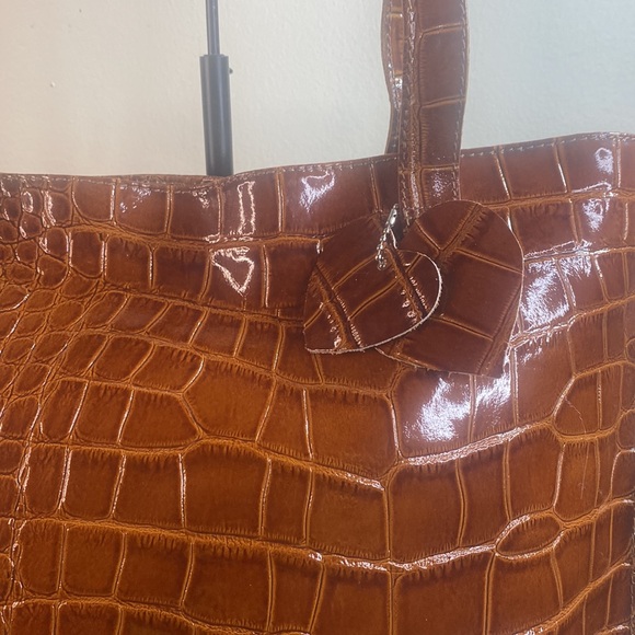 GENUINE LEATHER MADE IN ITALY Large Tote( NWOT) - Picture 3 of 11